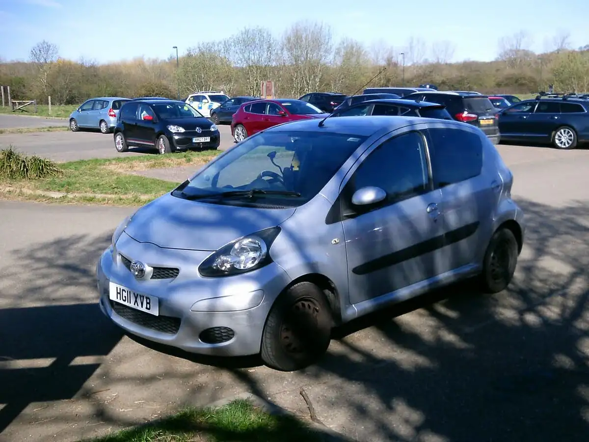 2011-toyota-aygo-10-aygo-ice-5d-big-12
