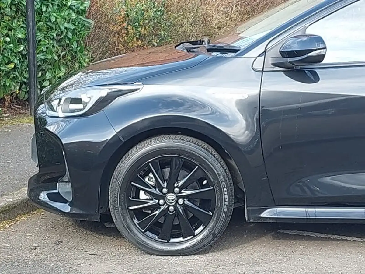 2021-toyota-yaris-15-vvt-i-icon-114bhp-hybrid-1490cc-e-cvt-big-18