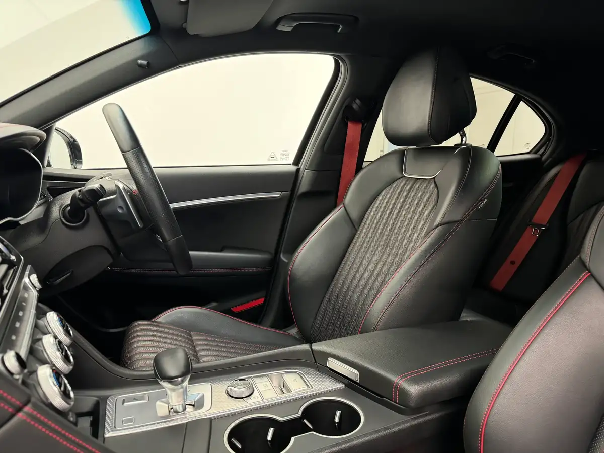 2022-genesis-g70-20-t-sport-line-shooting-brake-5d-big-14