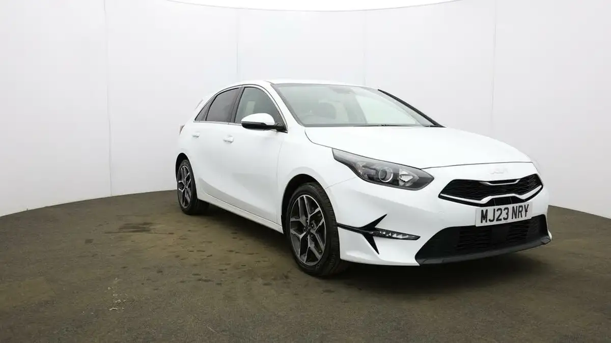 2022-kia-ceed-15-t-gdi-3-hatchback-big-38