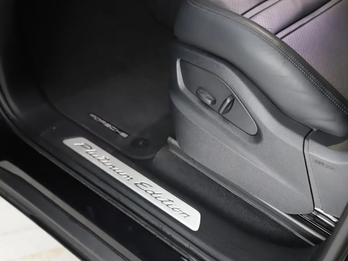 2022-porsche-cayenne-30-v6-platinum-edition-coupe-big-19