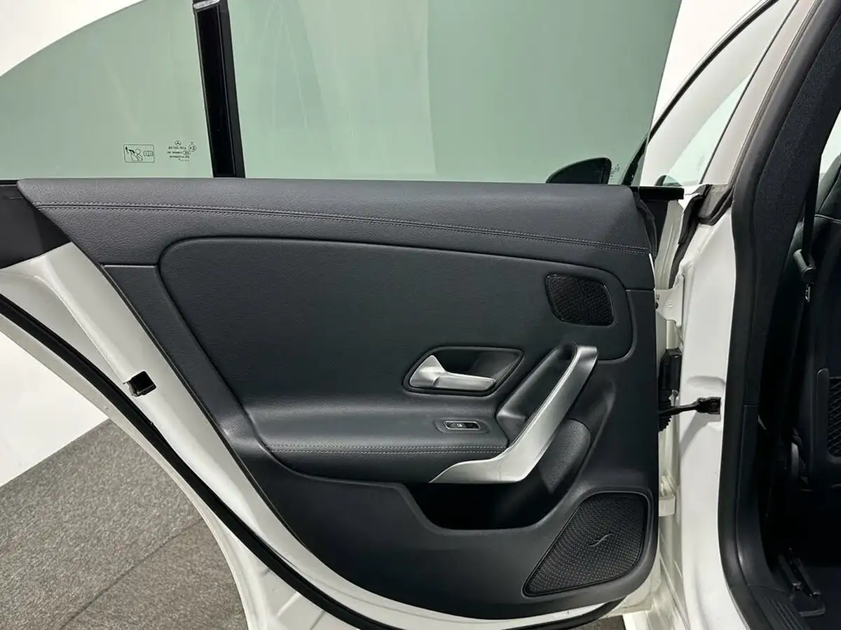2021-mercedes-benz-cla-13-cla-180-amg-line-premium-coupe-4d-big-38