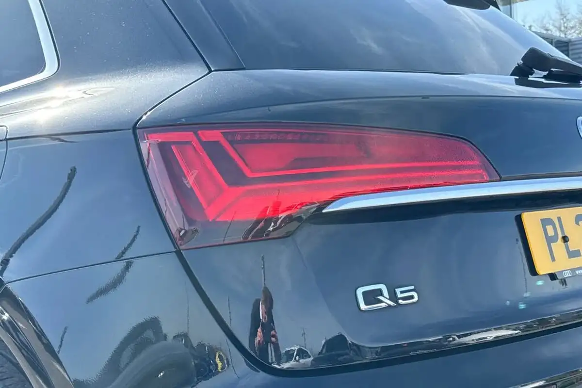 2021-audi-q5-20-50-tfsi-e-s-line-station-wagon-big-6