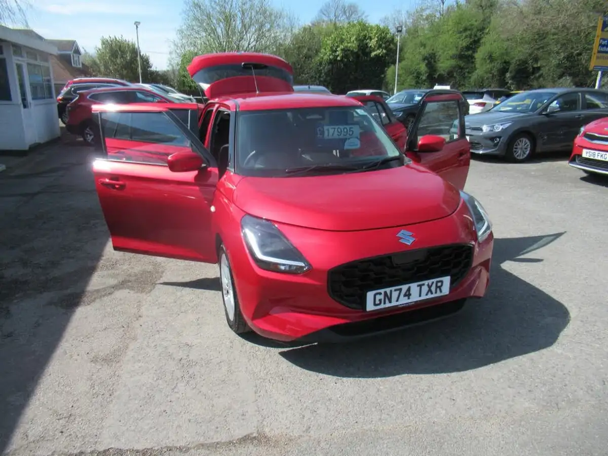 2024-suzuki-swift-12-motion-big-1