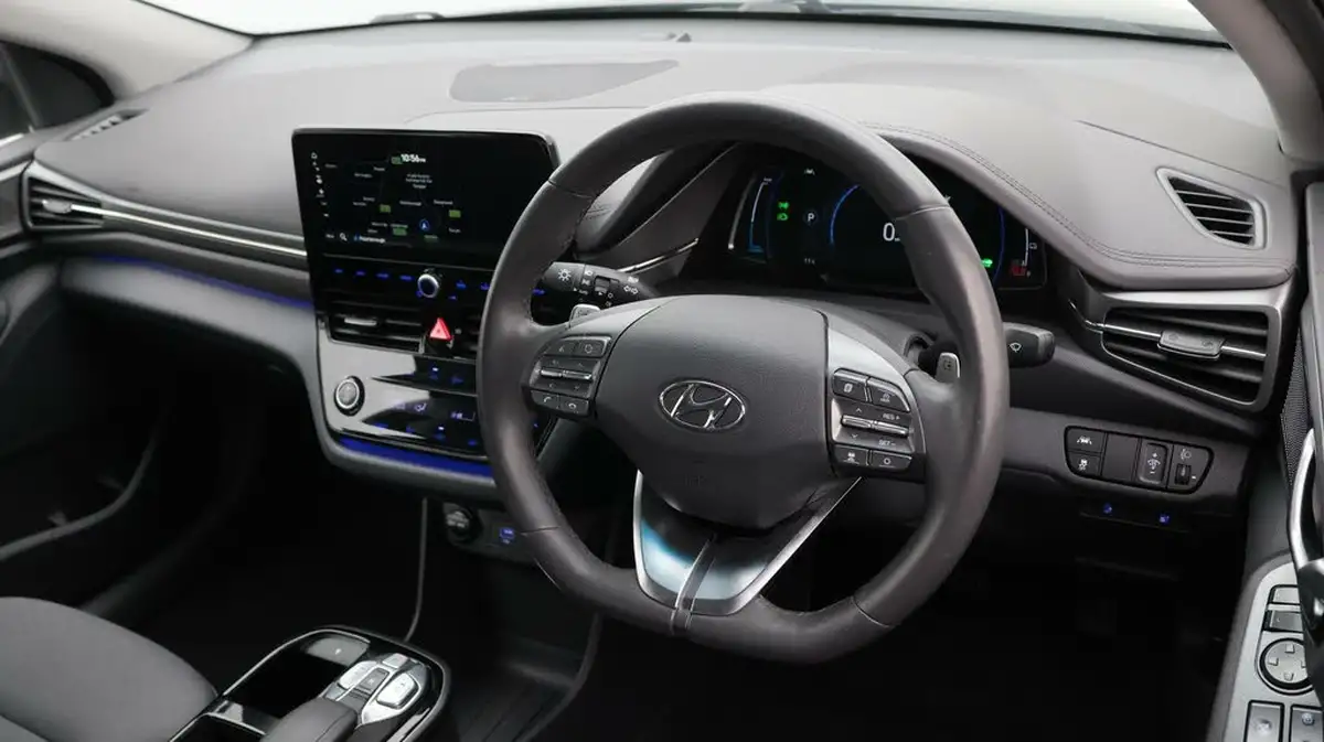 2022-hyundai-ioniq-e-premium-electric-big-9