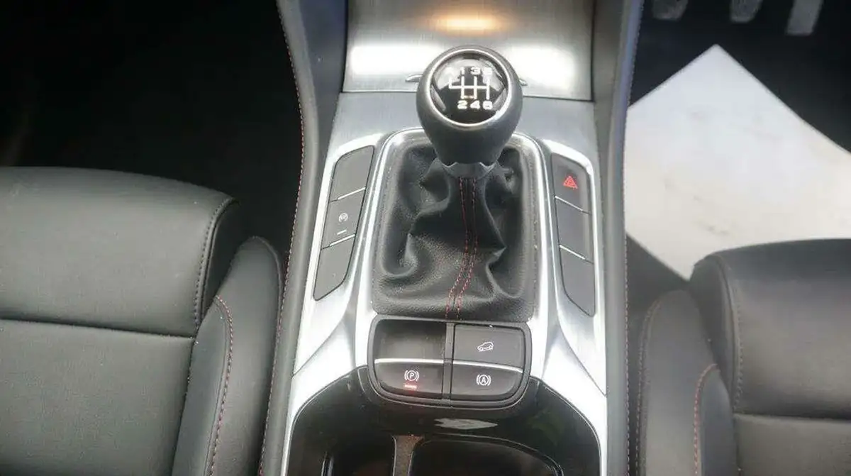 2024-mg-hs-15t-gdi-se-162ps-1490cc-big-4