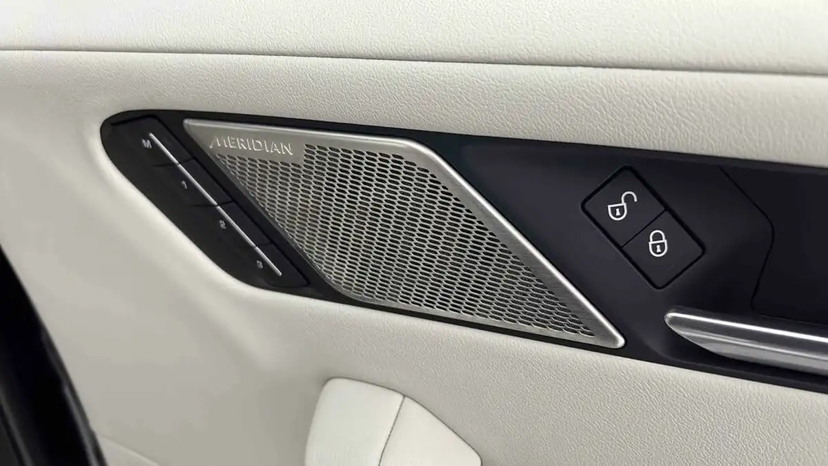 2019-jaguar-i-pace-ev400-se-big-31