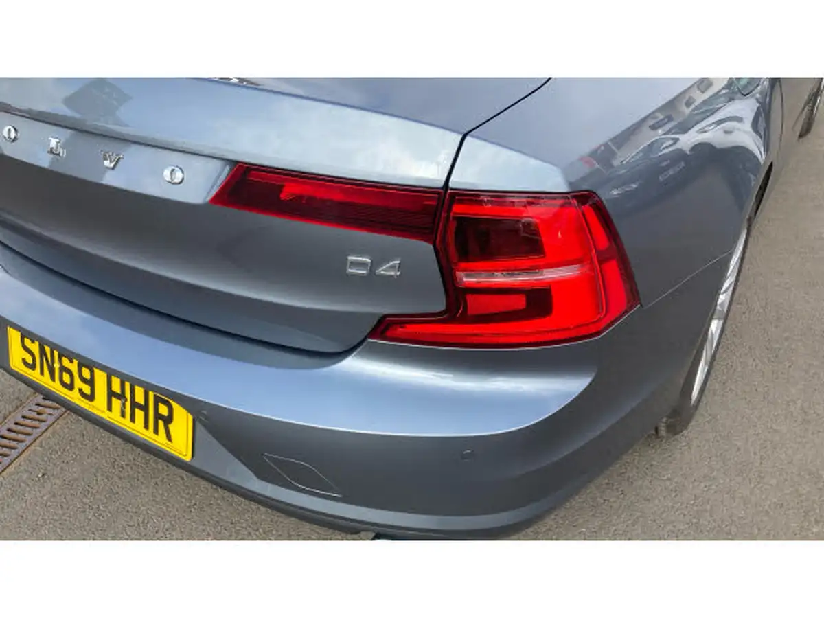 2019-volvo-s90-20td-d4-momentum-plus-big-35