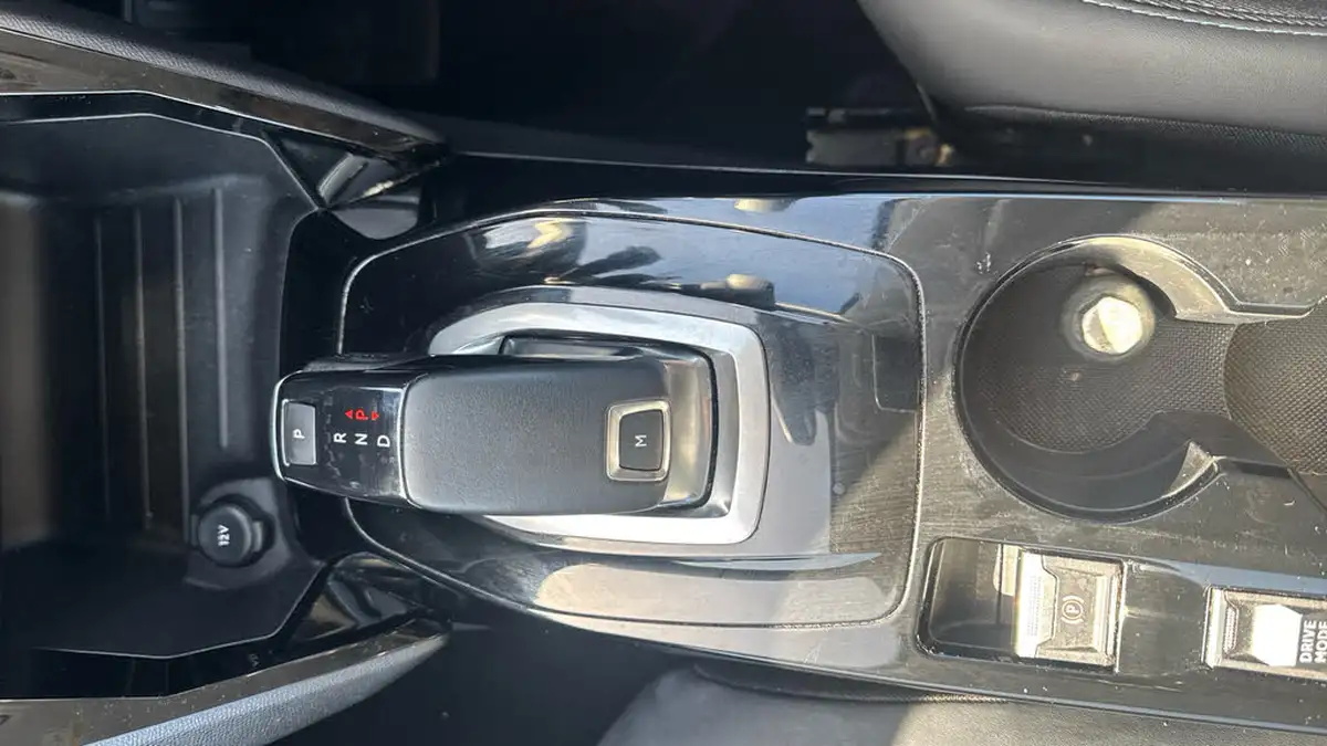 2021-peugeot-208-12-puretech-allure-premium-100bhp-eat8-big-19