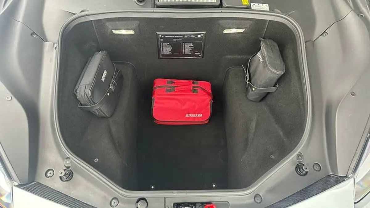 2017-ferrari-488-39-488-spider-big-7