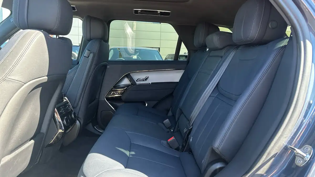 2024-land-rover-range-rover-sport-30-d300-dynamic-se-big-3