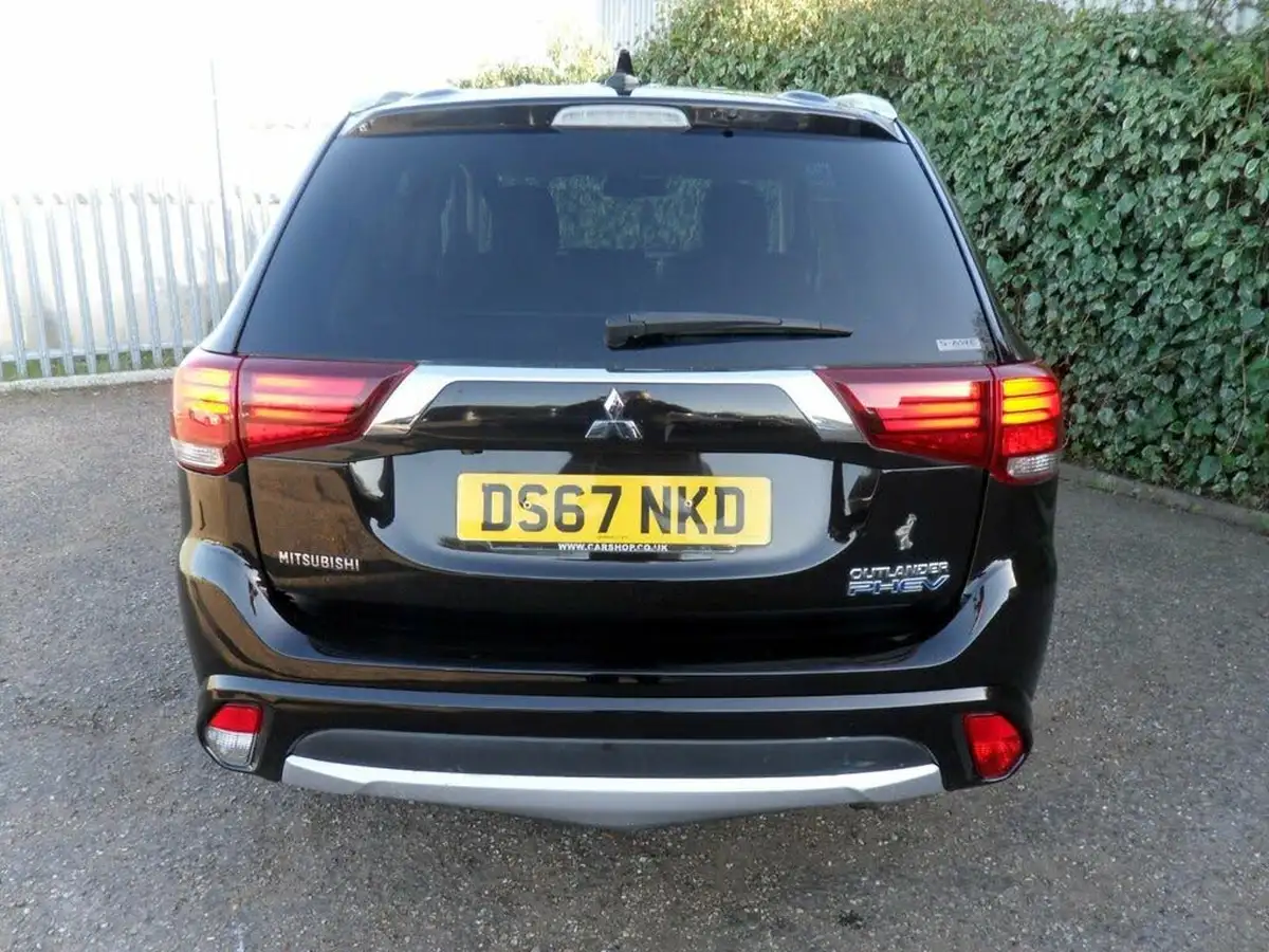 2017-mitsubishi-outlander-20-juro-phev-big-31