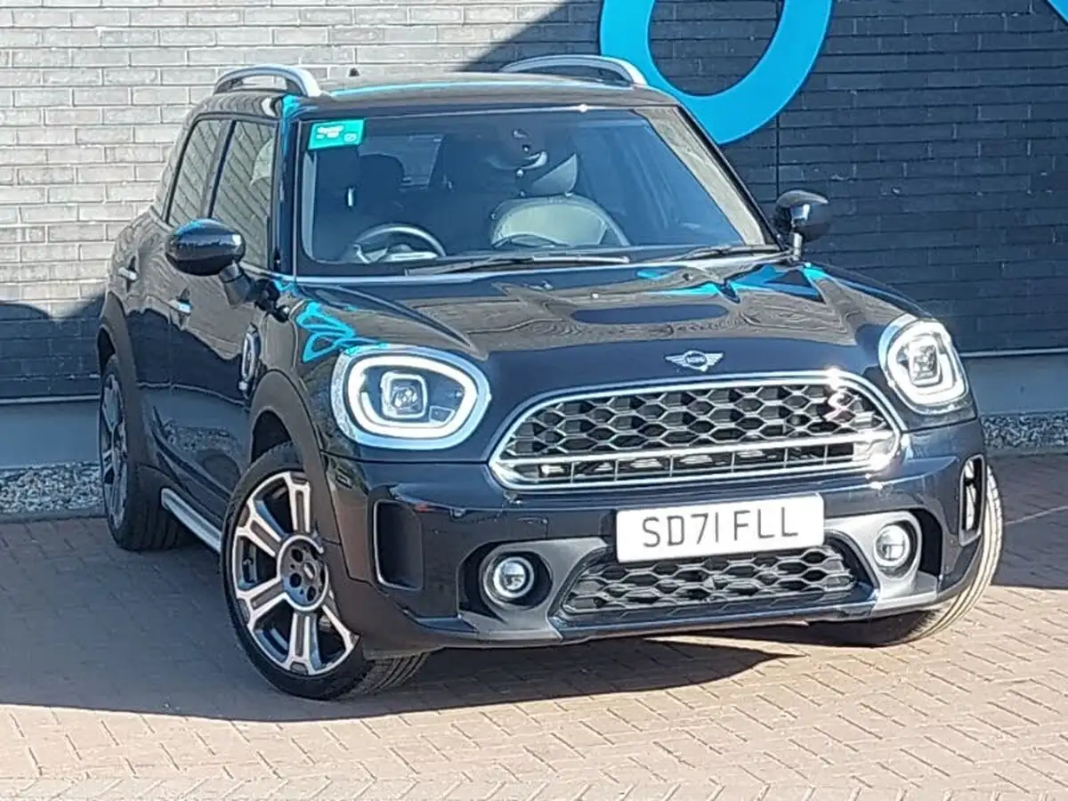 2021-mini-countryman-20-cooper-s-exclusive-big-0