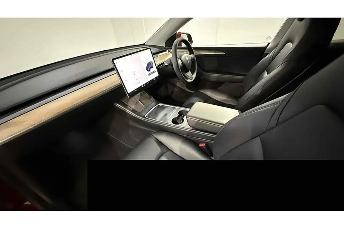 2022-tesla-model-y-e-long-range-big-38