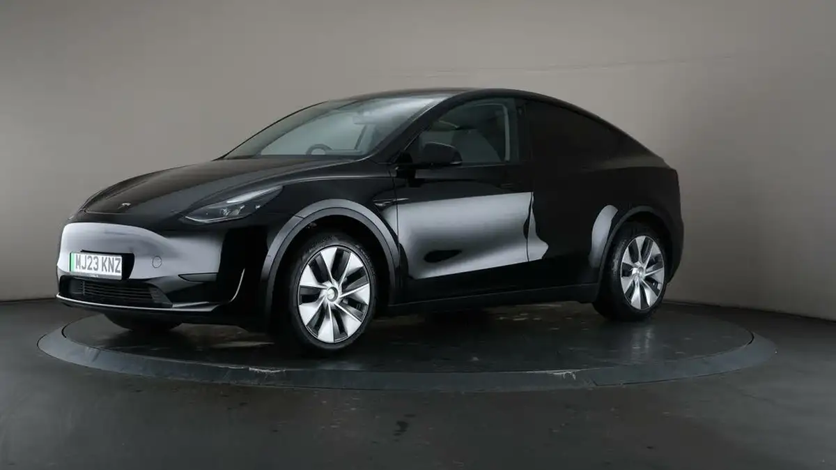 2023-tesla-model-y-e-rwd-big-34