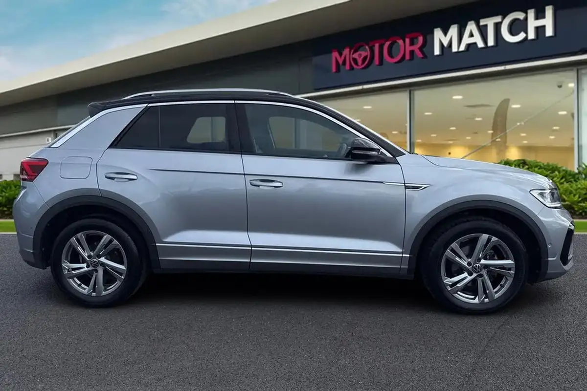 2024-volkswagen-t-roc-15-tsi-r-line-hatchback-5d-dsg-big-2