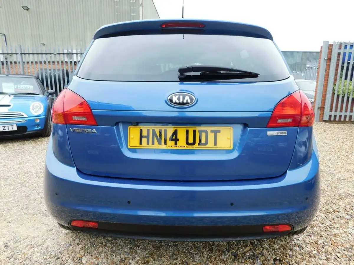 2014-kia-venga-16-3-sat-nav-isg-big-3