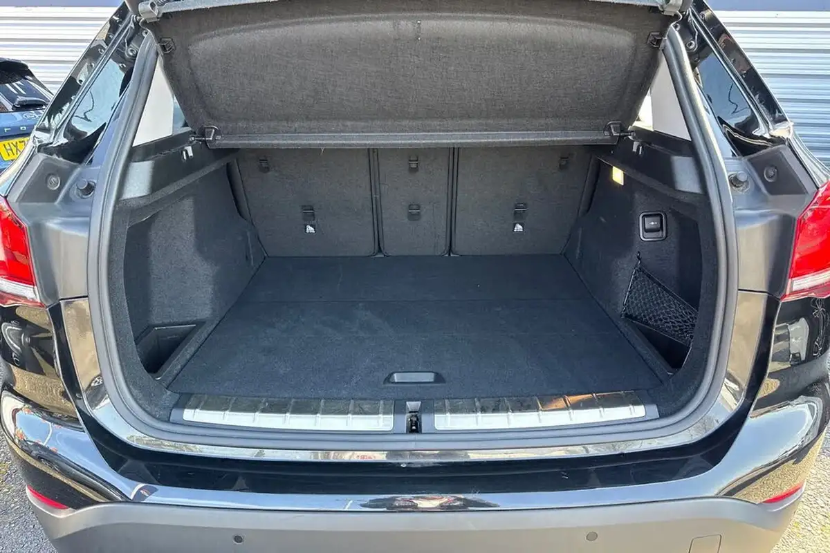 2021-bmw-x1-20-sdrive20i-xline-big-6