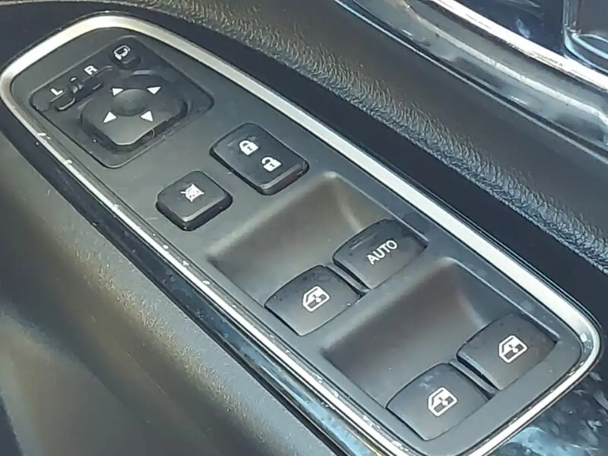 2018-mitsubishi-outlander-20-4h-phev-big-18