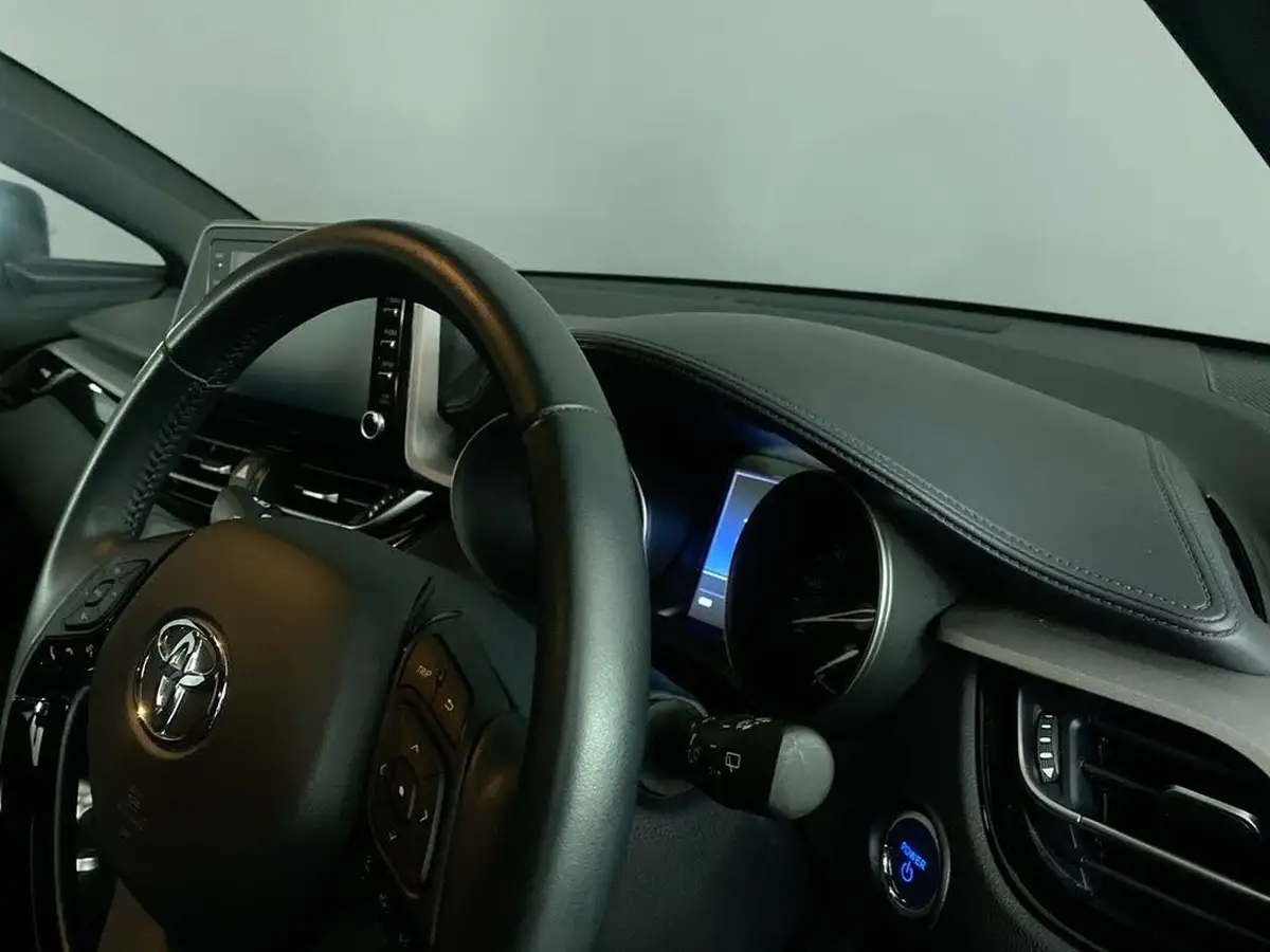 2022-toyota-c-hr-18-vvt-i-icon-big-15