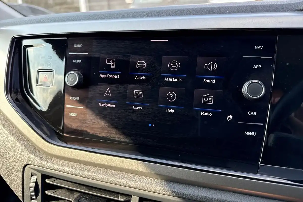 2021-volkswagen-polo-10-tsi-match-big-16