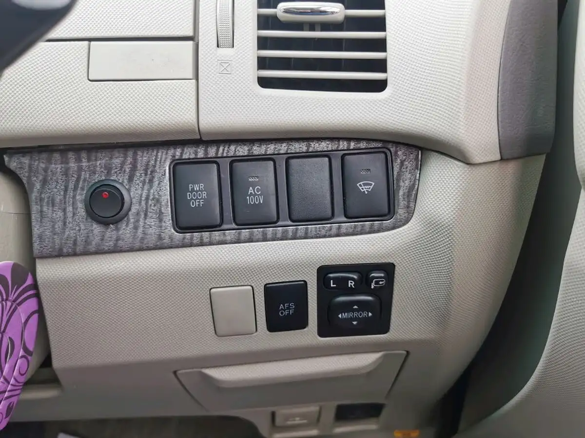 2009-toyota-estima-hybrid-24-litre-big-9
