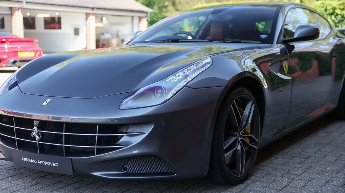 2016-ferrari-ff-63-big-21