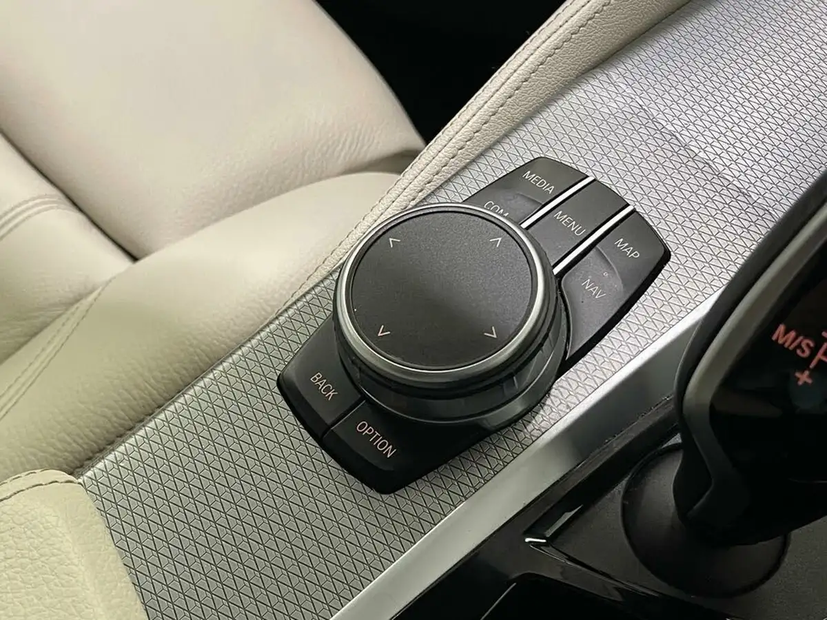 2019-bmw-5-series-big-21