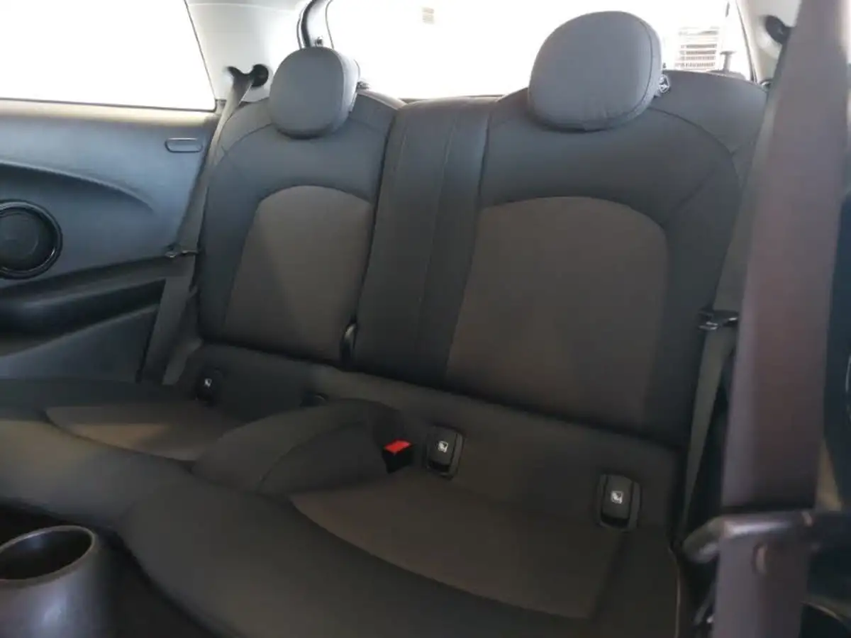 2021-mini-cooper-15-cooper-classic-hatchback-3d-big-11