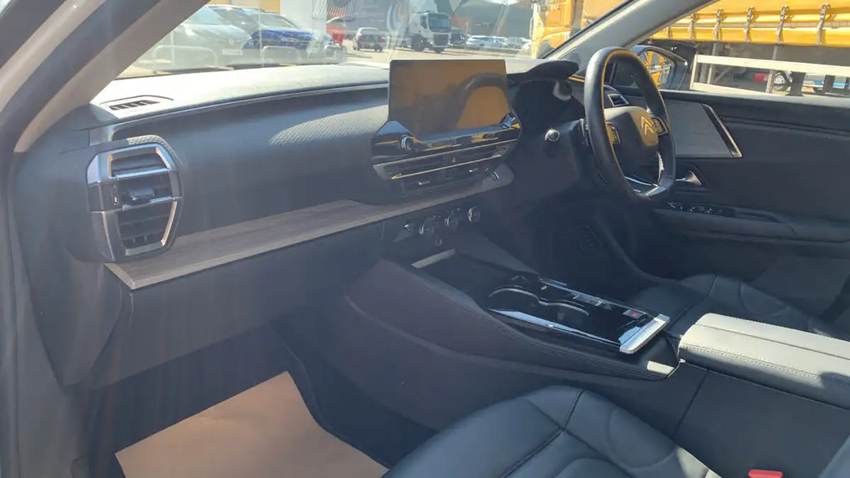 2024-citroen-c5-x-12-puretech-plus-130ps-ss-eat8-big-11