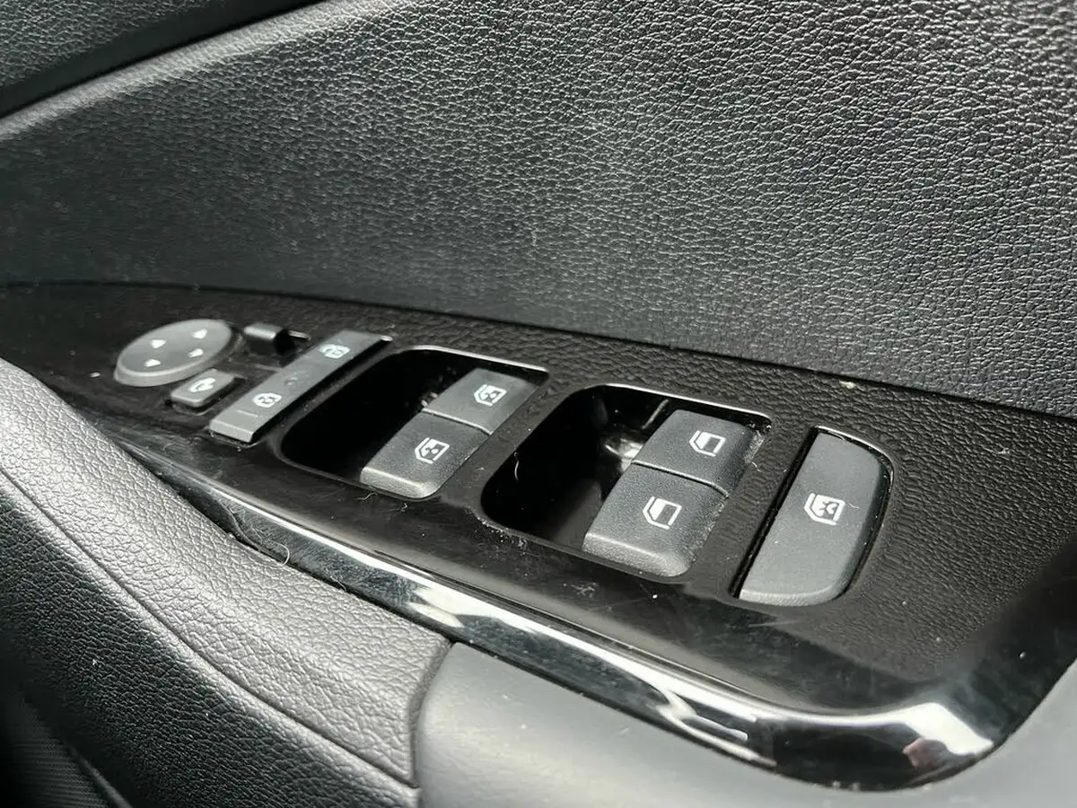 2023-kia-sportage-16-t-gdi-3-226bhp-hev-auto-big-15