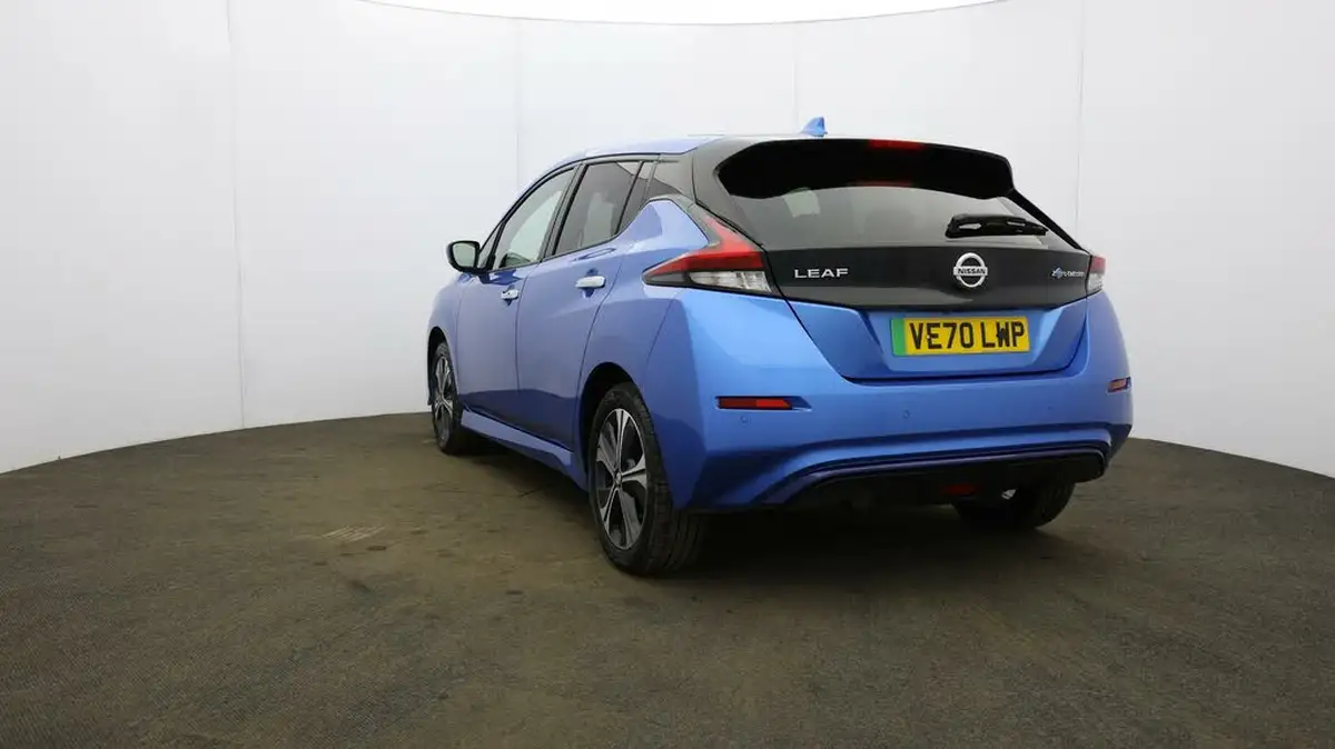 2020-nissan-leaf-e-e-tekna-big-23