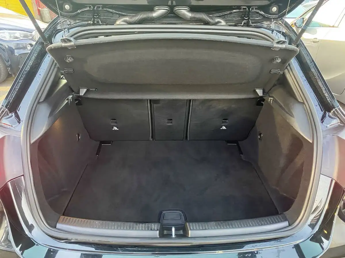 2018-mercedes-benz-a-class-13-a180-sport-executivess-7g-dct-big-37
