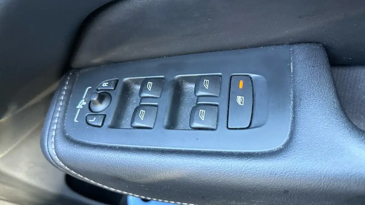 2020-volvo-xc60-20-b5-inscription-pro-awd-big-25