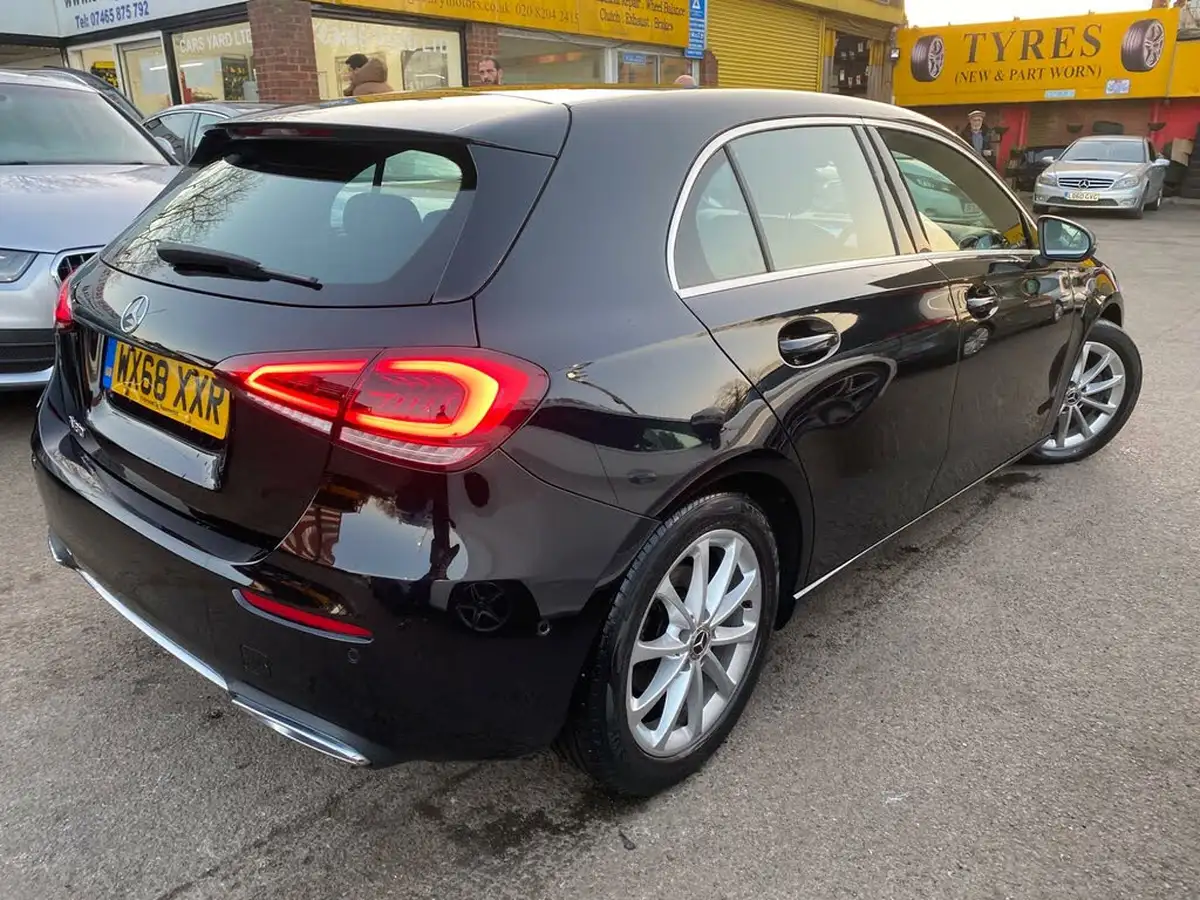 2018-mercedes-benz-a-class-13-a180-sport-executivess-7g-dct-big-9