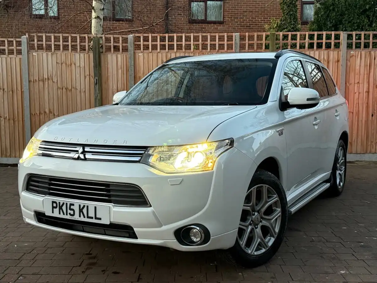 2015-mitsubishi-outlander-20-gx5h-big-2