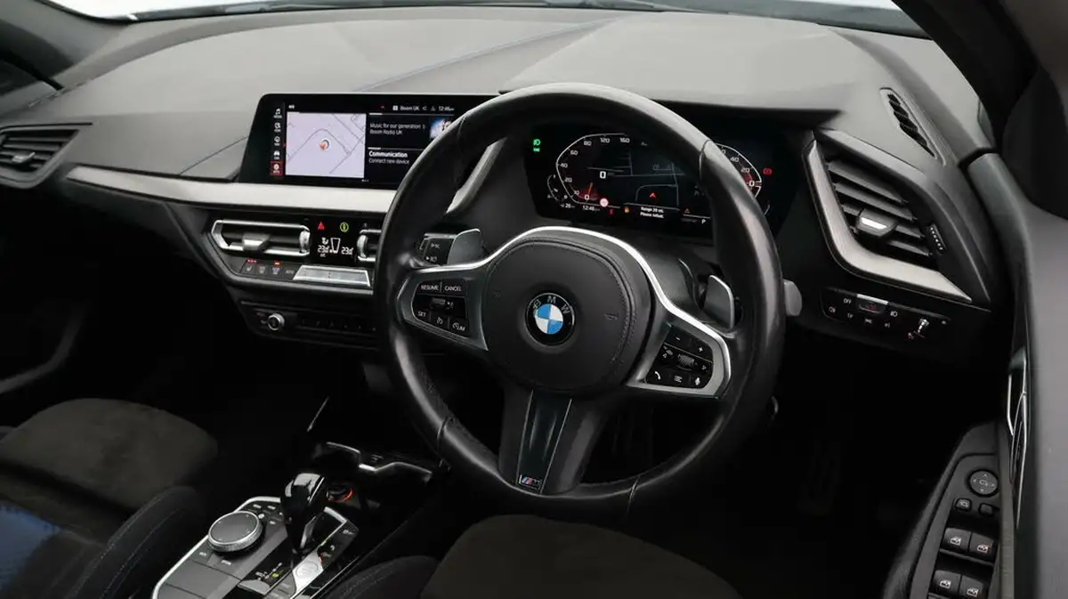 2021-bmw-1-series-20-m135i-xdrive-big-9