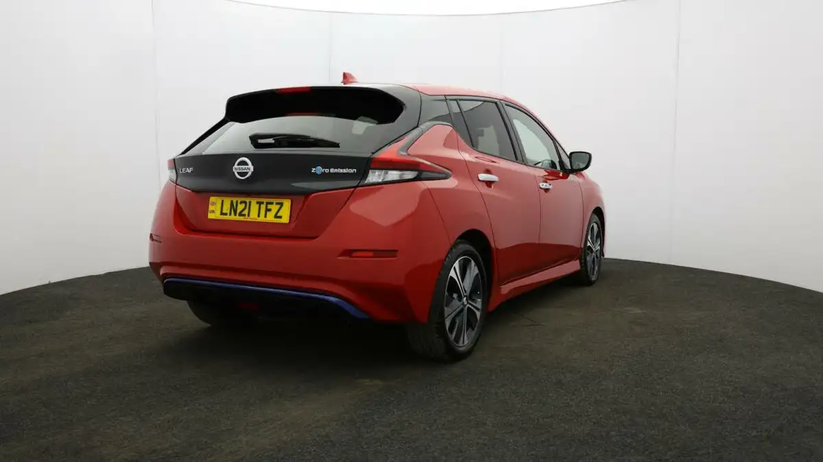2021-nissan-leaf-e-tekna-big-53