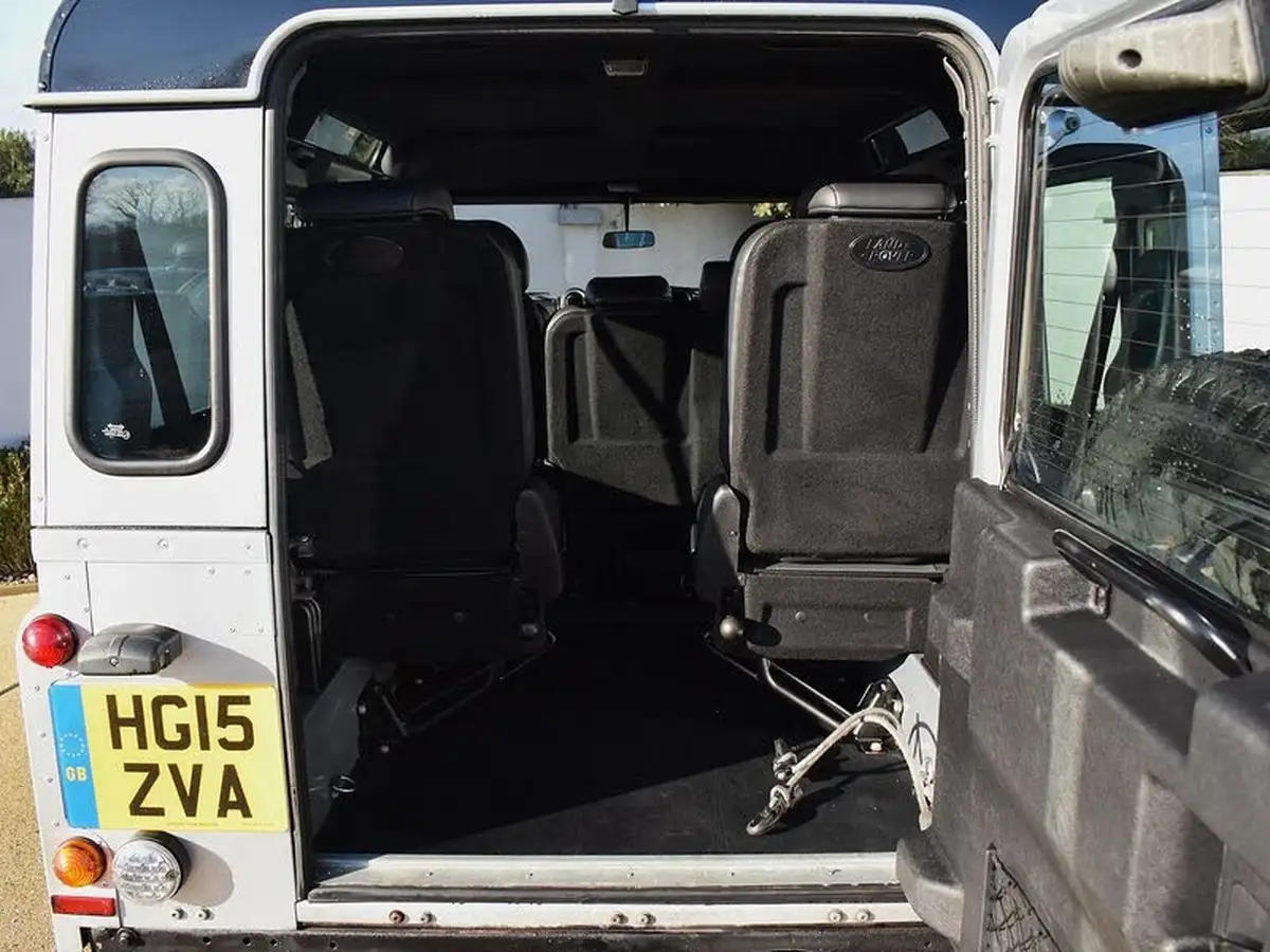 2015-land-rover-110-defender-22td-xs-22i-station-wagon-5-drs-big-26