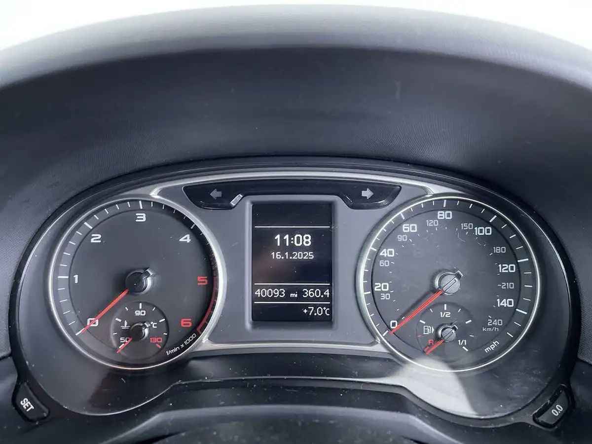 2013-audi-a1-16td-amplified-edition-sportback-5d-big-37