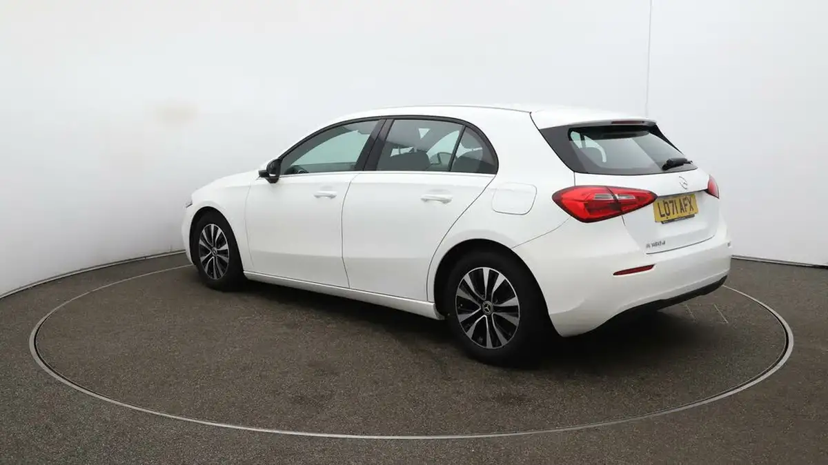 2022-mercedes-benz-a-class-20d-a180d-se-big-60