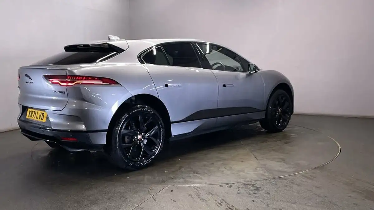 2022-jaguar-i-pace-ev400-black-big-7