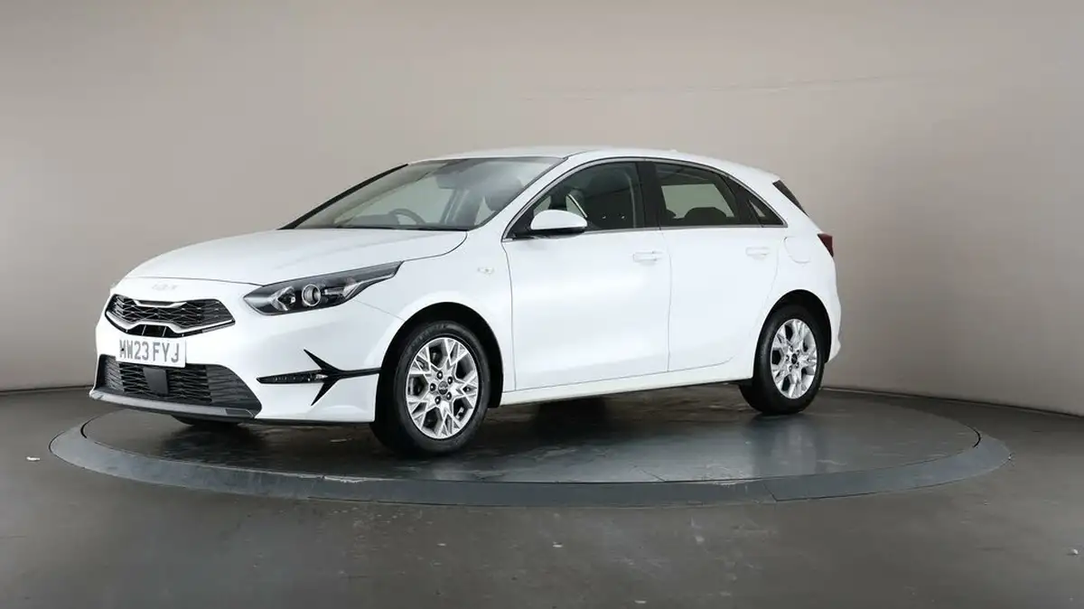 2023-kia-ceed-15-t-gdi-2-158bhp-non-adap-hatchback-big-40