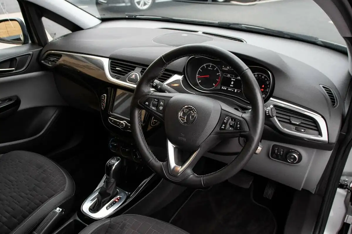 2018-vauxhall-corsa-14i-se-nav-90ps-ecotec-5d-auto-big-4