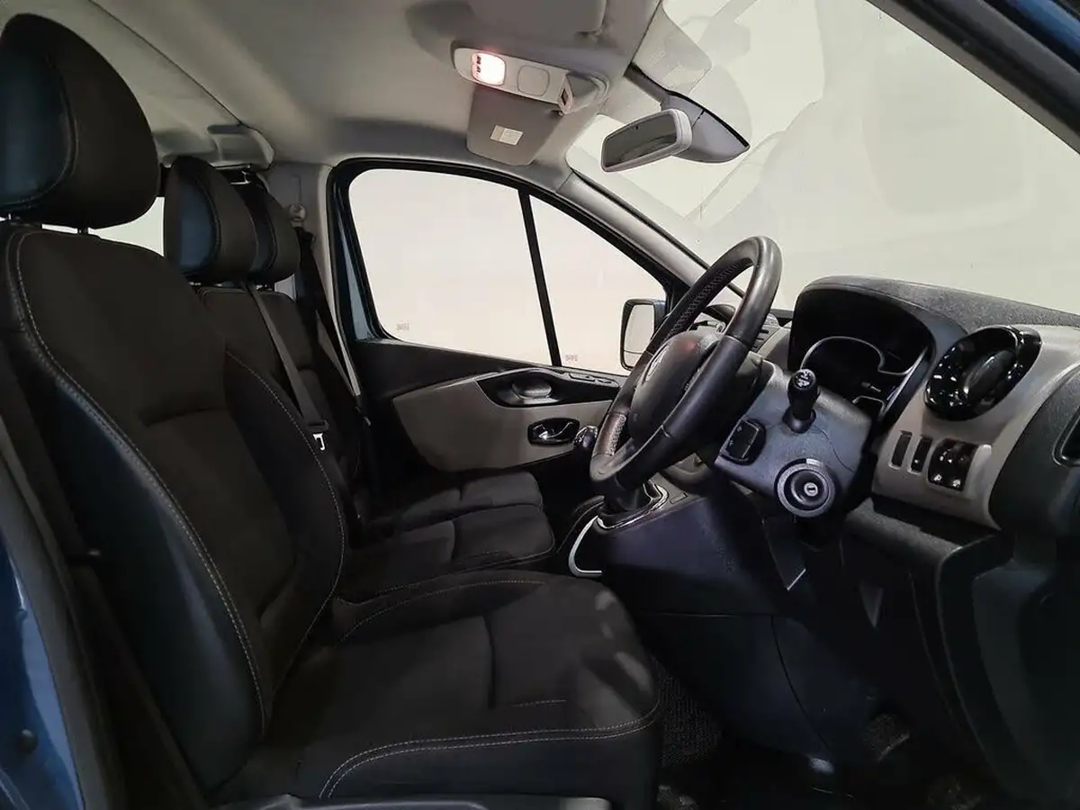 2019-renault-trafic-16dci-sl27-120-sport-nav-eu6c-bus-9-seats-big-3