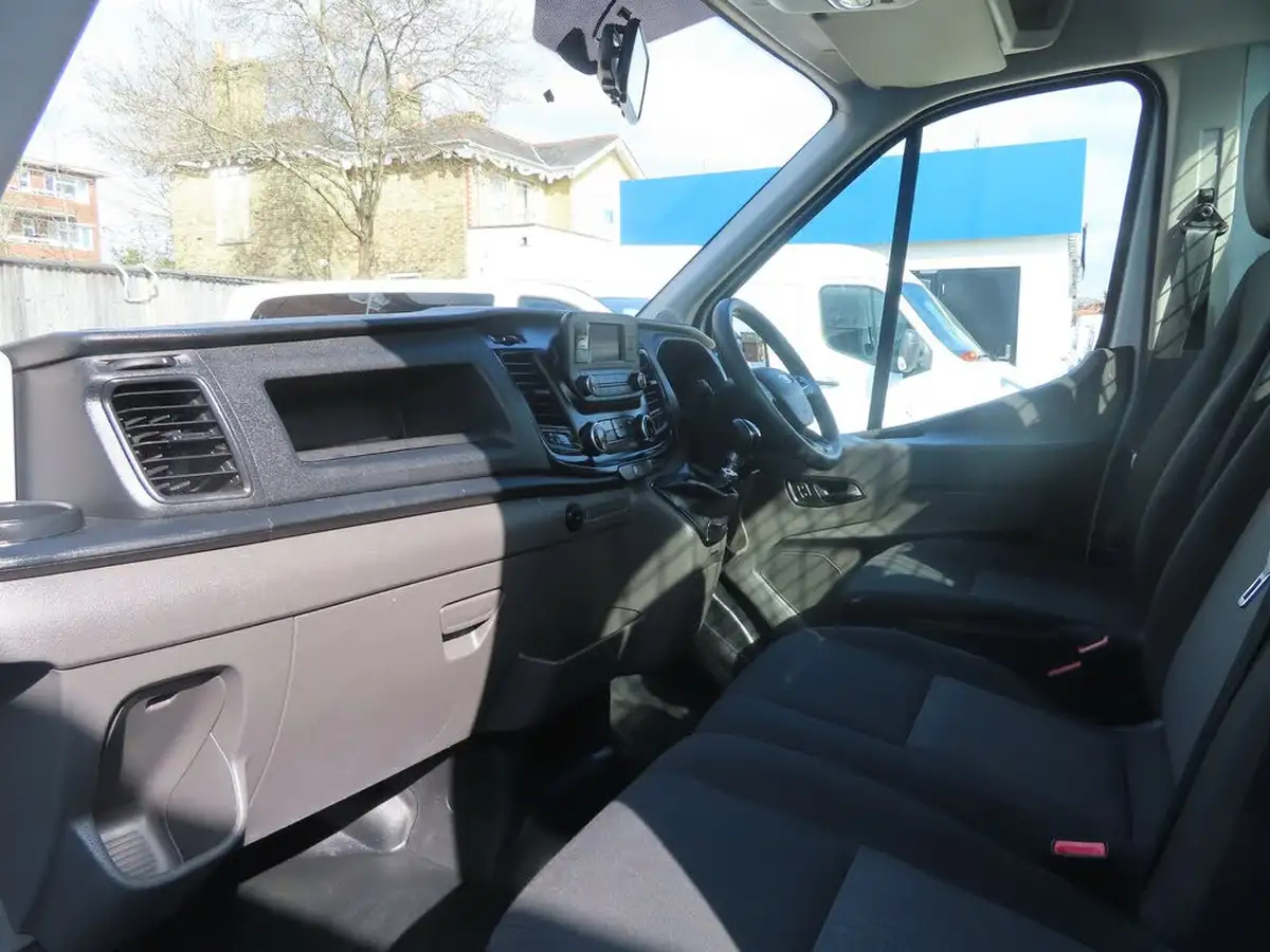 2022-ford-transit-20tdci-350-l2h1-leader-130pseu6dt-fwd-cab-big-18
