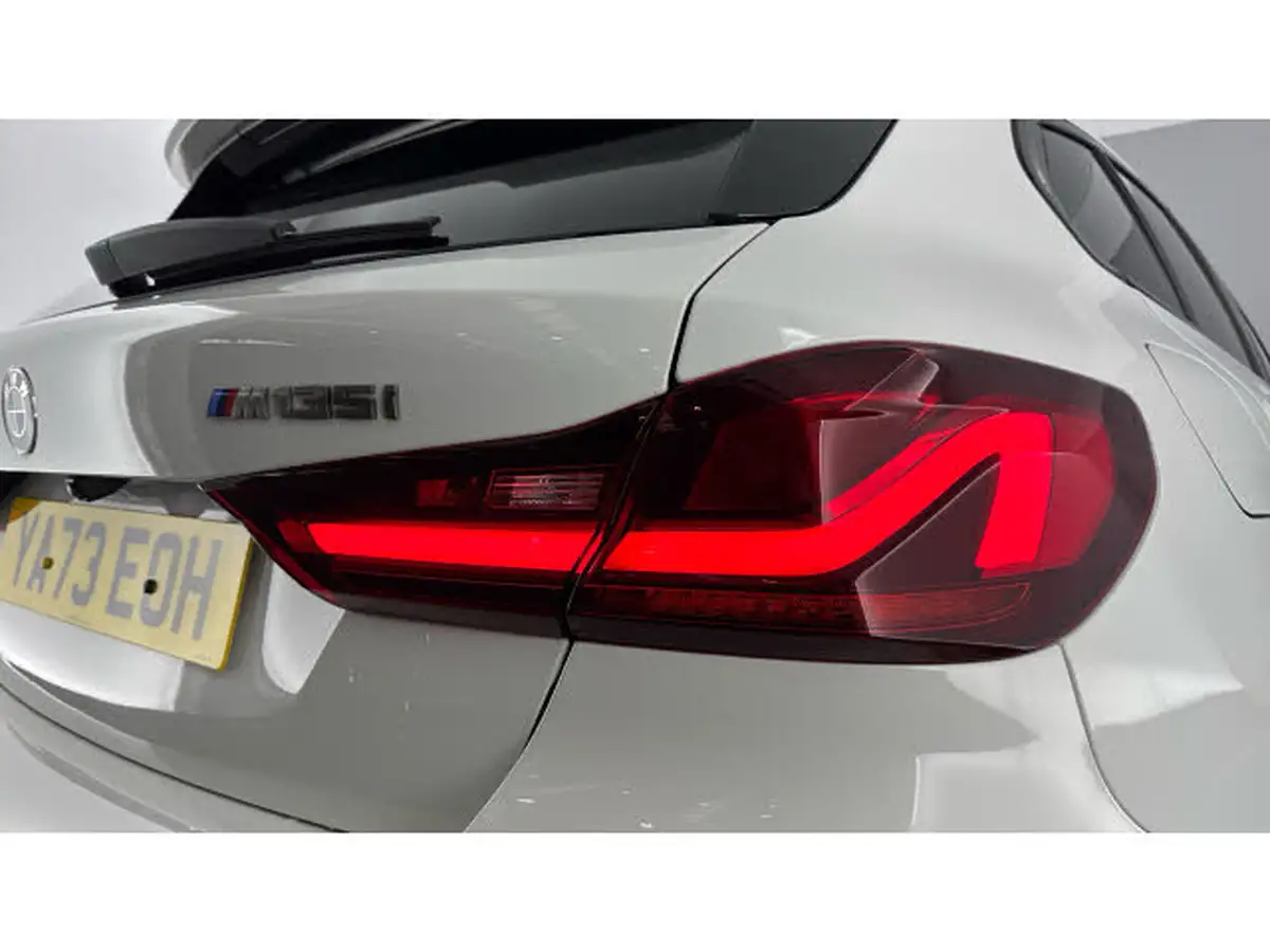 2023-bmw-1-series-20-m135i-xdrive-big-22