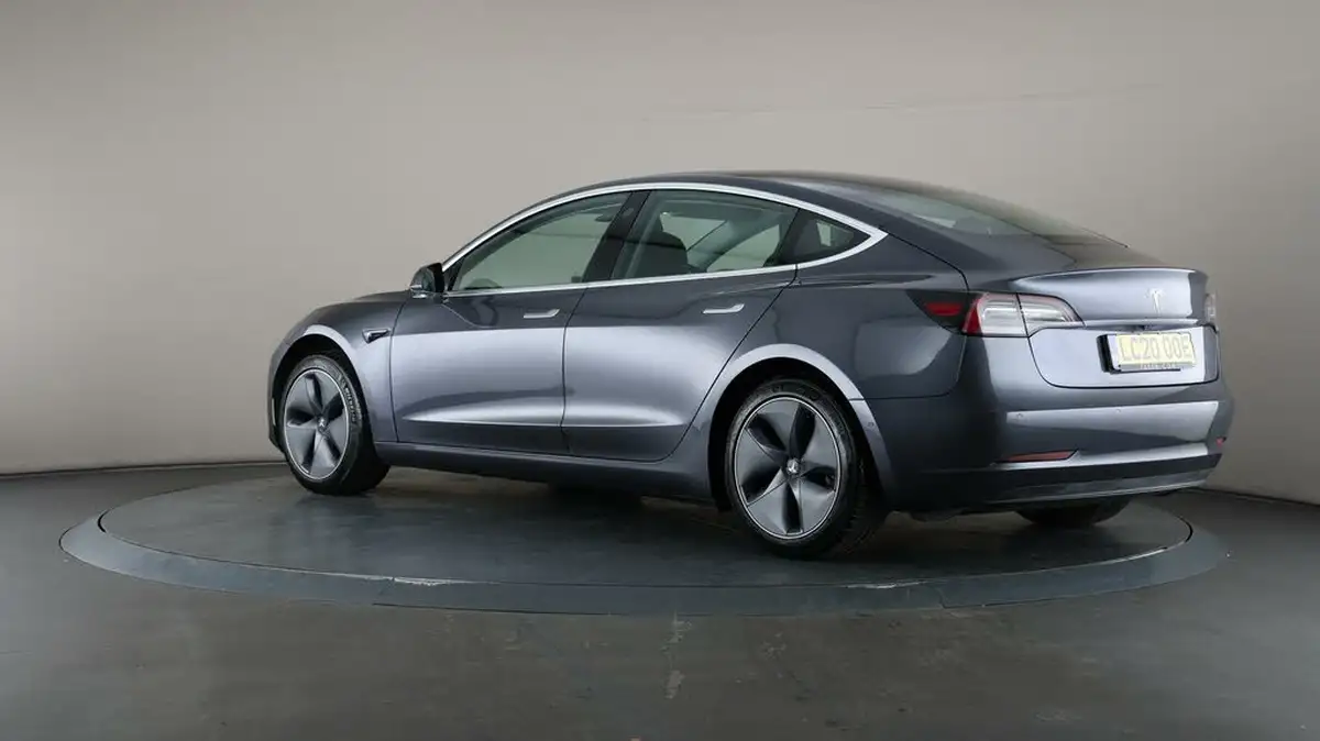 2020-tesla-model-3-e-standard-plus-big-70