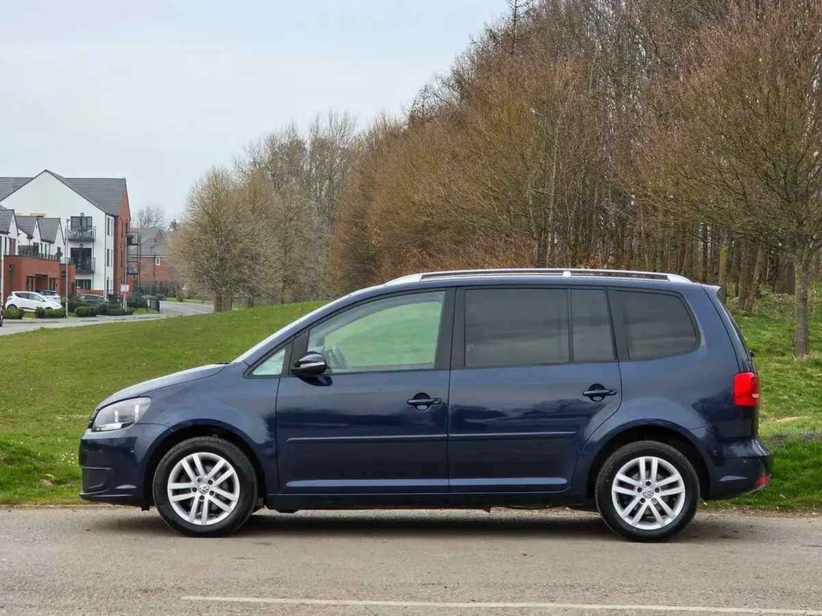 2015-volkswagen-touran-16td-se-big-3