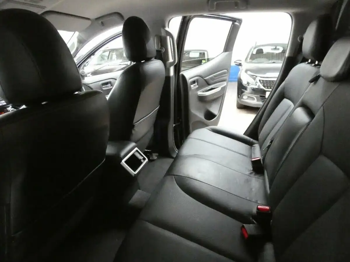 2020-mitsubishi-l200-22di-d-barbarian-auto-big-34